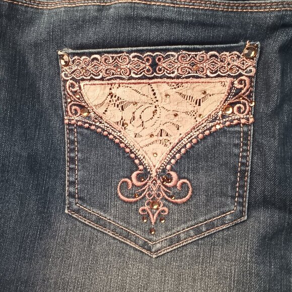 Chico's Cropped Denim Jeans Size 1(8) Mid Rise Straight Leg Rhinestone Lace Trim - Picture 2 of 12